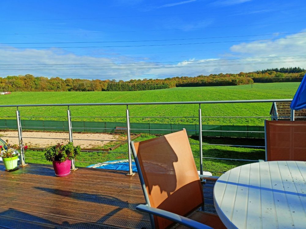 Très belle maison lumineuse, récemment rénovée, avec grand terrain arboré et vue panoramique, à Sombernon, Dijon, ARYA Immobilier