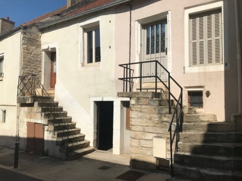 Grande Maison d’habitation de 247 m² à rénover, ou d’en faire un immeuble avec plusieurs appartements, Dijon, ARYA Immobilier