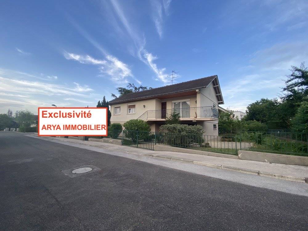 Maison spacieuse au calme d’une impasse à Fontaine-Lès- Dijon, terrasse, jardin, garage avec appartement T2 en rez- de-jardin, accès indépendant, Dijon, ARYA Immobilier