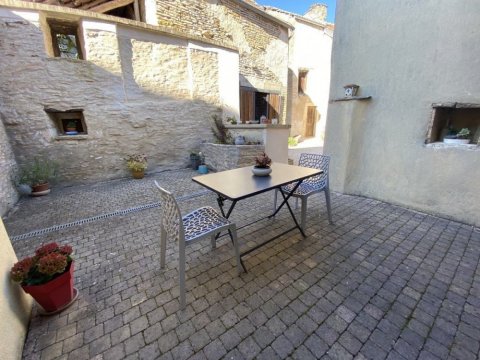 Maison en pierre à Messigny-et-Vantoux, au calme d’une impasse, avec belle terrasse, Dijon, ARYA Immobilier