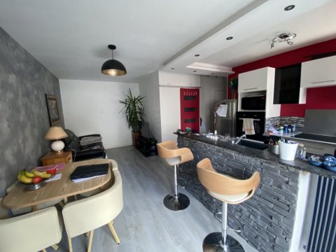 Appartement T2 de 40 m² quartier Canal, avec balcon, place de parking au calme, Dijon, ARYA Immobilier