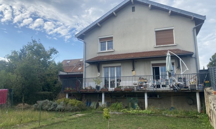 Maison située au calme à Ahuy avec beau jardin sans vis-à-vis, trois chambres et dépendances dont garage et cave voûtée., Dijon, ARYA Immobilier