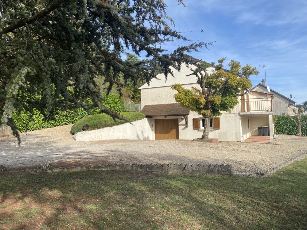 Maison de plain-pied au calme avec belle vue à Fleurey-Sur-Ouche, grande terrasse, sous-sol complet, jardin, Dijon, ARYA Immobilier