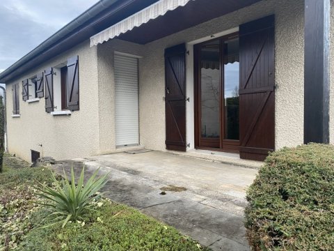 Maison lumineuse de plain-pied de 100 m² à Fontaine-Lès-Dijon, trois chambres, sous-sol complet avec garage, Dijon, ARYA Immobilier