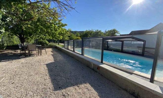 RECEMMENT VENDUE : Belle demeure des années 1940, parfaitement rénovée, avec vue sur les collines, jardin, piscine couverte chauffée à PLOMBIERES-LES-DIJON, Dijon, ARYA Immobilier