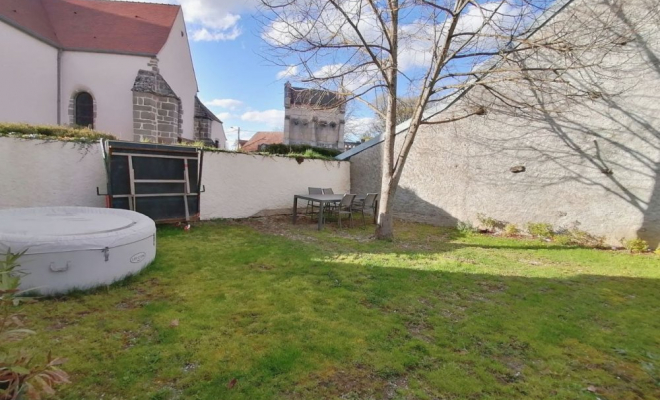 CHARMANTE MAISON EN PIERRE, 100 M2 AVEC 3 CHAMBRES, GARAGE, JARDIN SANS VIS-À- VIS À 10 MIN DE POUILLY-EN AUXOIS, Dijon, ARYA Immobilier