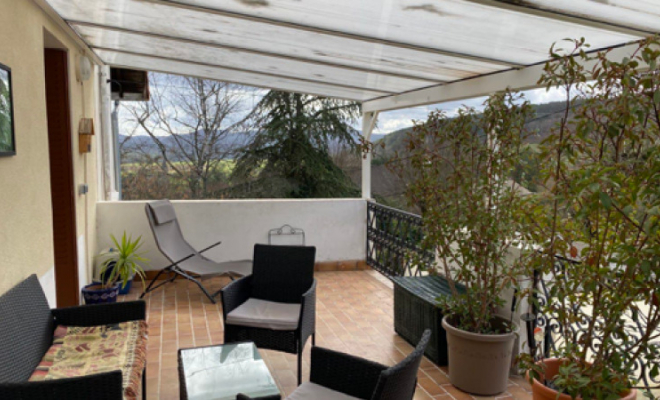 Belle maison ancienne avec vue, 4 chambres , deux terrasses, garage à Mâlain proche Fleurey-sur-Ouche, Dijon, ARYA Immobilier