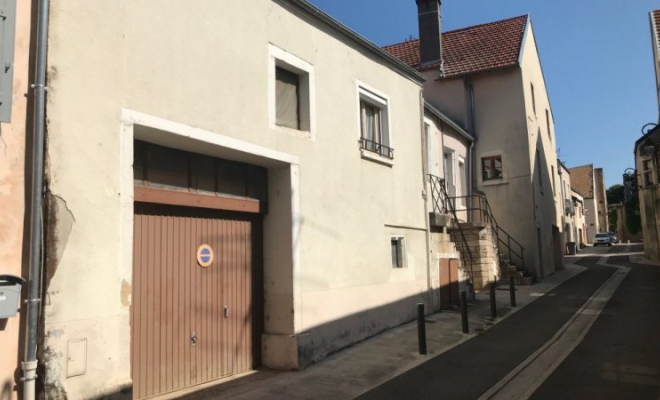 Grande Maison d’habitation de 247 m² à rénover, ou d’en faire un immeuble avec plusieurs appartements, Dijon, ARYA Immobilier