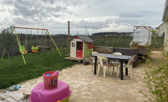 Belle maison récente, de plain-pied, avec jardin au calme, trois chambres, Dijon, ARYA Immobilier