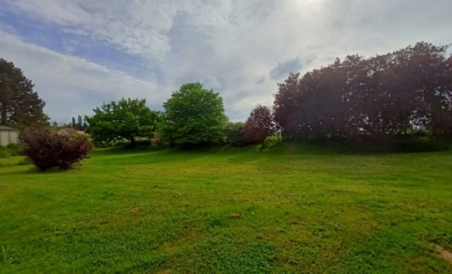 Belle maison de plain pied, sur très grand terrain arboré, au calme à Vandenesse-en-Auxois, Dijon, ARYA Immobilier