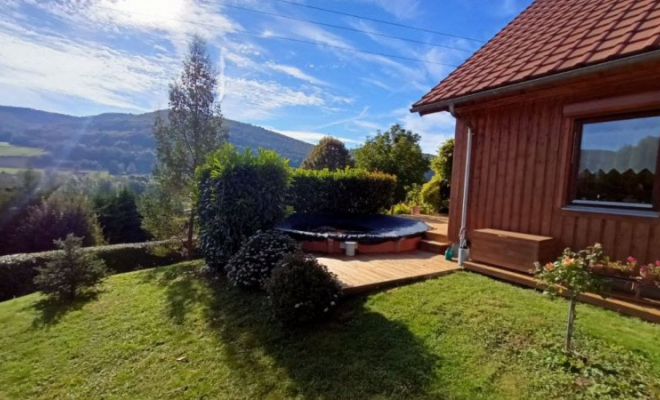 Très belle maison, au calme, terrasse avec piscine et vue panoramique sur la vallée de l’Ouche, Dijon, ARYA Immobilier