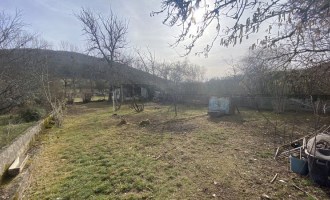 Maison avec beau jardin à GISSEY-SUR-OUCHE, deux chambres, sous-sol et garage, Dijon, ARYA Immobilier