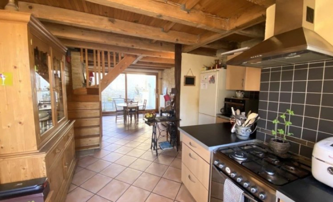 Maison en pierre à Messigny-et-Vantoux, au calme d’une impasse, avec belle terrasse, Dijon, ARYA Immobilier