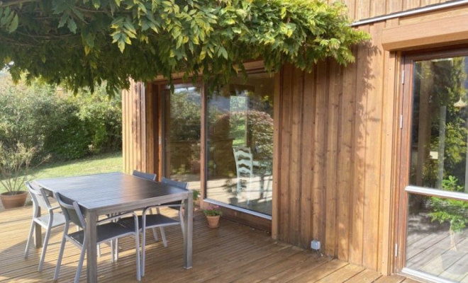 Très belle maison, au calme, terrasse avec piscine et vue panoramique sur la vallée de l’Ouche, Dijon, ARYA Immobilier