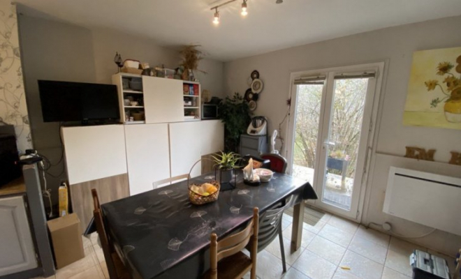 Maison avec beau jardin à GISSEY-SUR-OUCHE, deux chambres, sous-sol et garage, Dijon, ARYA Immobilier