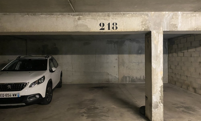 Beau T1 bis lumineux de 37 m2 avec vue dégagée sur les jardins de la copropriété dans quartier calme des Cerisiers à Talant avec parking sous-terrain et cave, Dijon, ARYA Immobilier