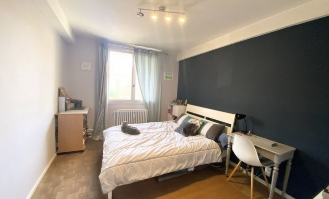 Bel appartement au calme, lumineux , en bon état, deux chambres, balcon, à Dijon quartier Bourroches, Dijon, ARYA Immobilier