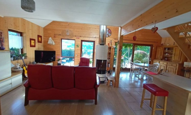 Très belle maison, au calme, terrasse avec piscine et vue panoramique sur la vallée de l’Ouche, Dijon, ARYA Immobilier