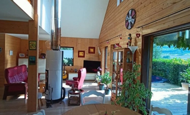 Très belle maison, au calme, terrasse avec piscine et vue panoramique sur la vallée de l’Ouche, Dijon, ARYA Immobilier