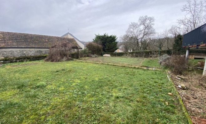 Maison située au calme à Ahuy avec beau jardin sans vis-à-vis, trois chambres et dépendances dont garage et cave voûtée., Dijon, ARYA Immobilier