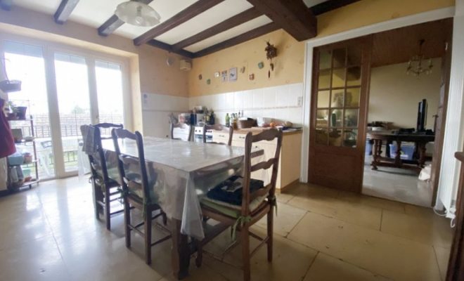 Maison située au calme à Ahuy avec beau jardin sans vis-à-vis, trois chambres et dépendances dont garage et cave voûtée., Dijon, ARYA Immobilier