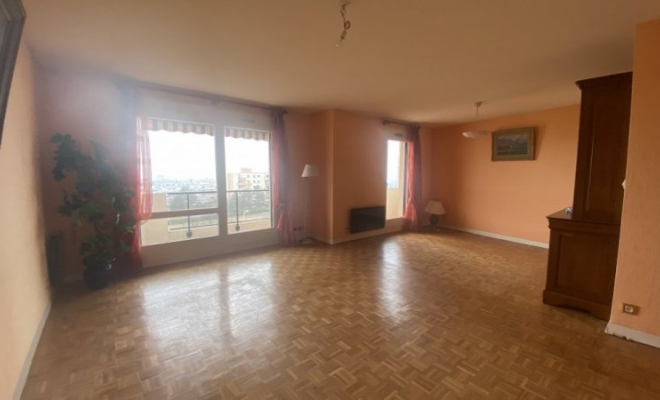 Appartement T4 de 82 m2 dans quartier calme à Talant Les Cerisiers, balcon spacieux, garage et cave, Dijon, ARYA Immobilier