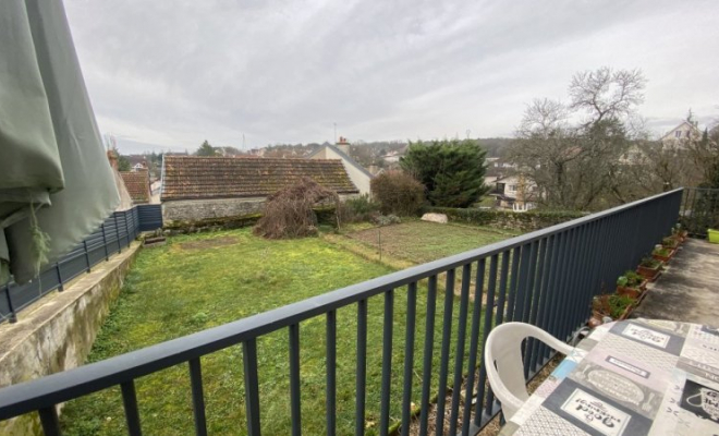 Maison située au calme à Ahuy avec beau jardin sans vis-à-vis, trois chambres et dépendances dont garage et cave voûtée., Dijon, ARYA Immobilier