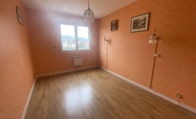 Appartement T4 de 82 m2 dans quartier calme à Talant Les Cerisiers, balcon spacieux, garage et cave, Dijon, ARYA Immobilier