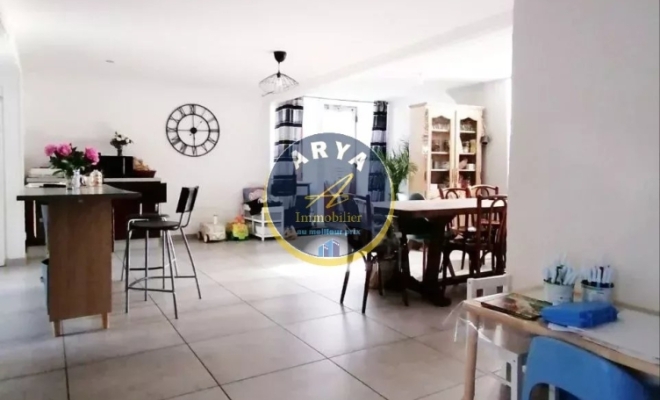 Très jolie maison ancienne entièrement rénovée, ARYA IMMOBILIER, estimation gratuite sous 48h