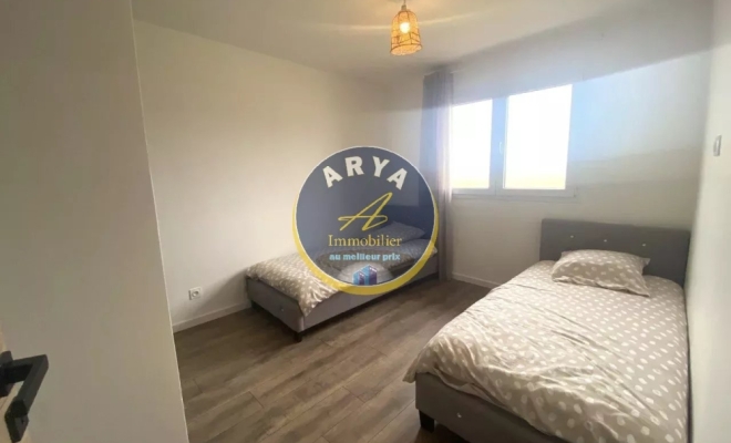 Maison neuve, beau séjour , cuisine équipée,  terrasse, quatre chambres,  garage, ARYA IMMOBILIER, estimation gratuite sous 48h