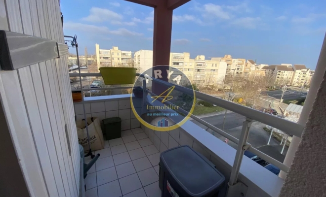 Bel appartement lumineux à Fontaine-lès-Dijon – 3e étage avec balcons et stationnement privé Agence ARYA immobilier estimation gratuite sous 48h de maison, appartement, terrain, grange, immeuble, local commercial, etc.