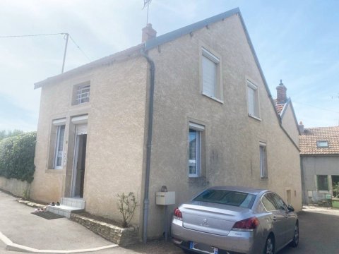 Maison en pierre à Gergueil, trois chambres, garage et jardin à quelques pas. Votre agence ARYA IMMOBILIER située 3 grande Rue du Haut à l’intérieur du village de Fleurey-Sur-Ouche estimation gratuite et sérieuse sous 48h (maison, appartement, terrain, immeuble, local commercial, etc.)