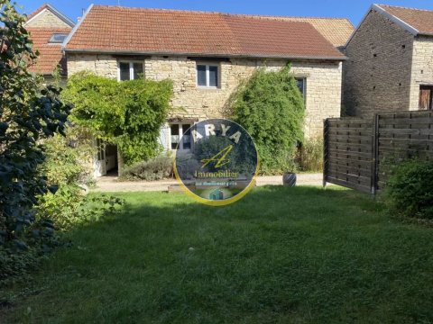 Maison en pierre avec cachet de l'ancien, trois chambres, caves et jardin agence ARYA IMMOBILIER située ancien centre de FLEUREY-SUR-OUCHE estimation gratuite sous 48 heures de maison, appartement, terrain, grange, etc. 