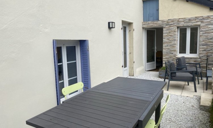 Belle Maison en pierre de 123 m2,  grand salons séjour, trois chambres, beau jardin 350 m2et cave à Fleurey-Sur-Ouche, ARYA Immobilier, estimation gratuite sous 48h