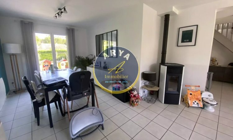 Belle maison 111 m2, en bon état, beau terrain 800 m2, terrasse sans vis à vis, 4 chambres, garage, Velars-sur-Ouche, ARYA IMMOBILIER, estimation sous 48h